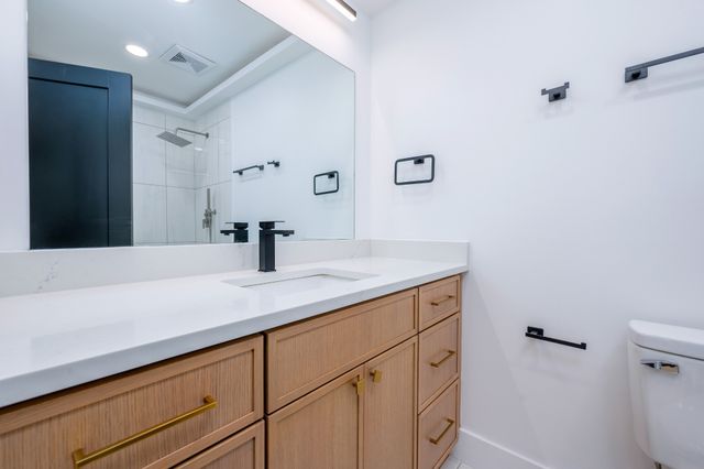 1001 Glenview Dr, Nashville, TN 37206