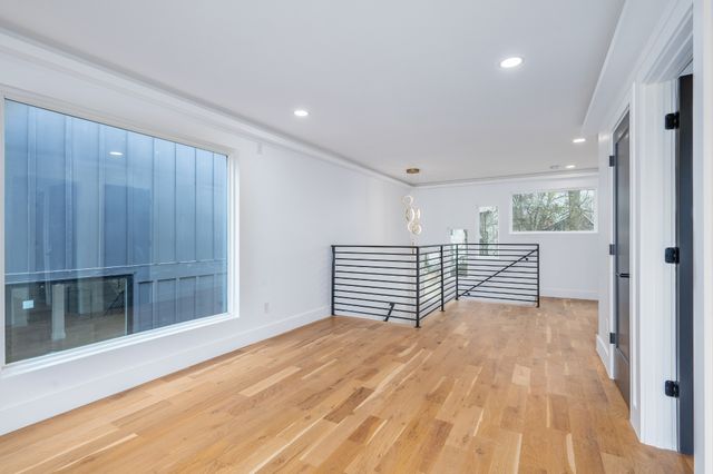 1001 Glenview Dr, Nashville, TN 37206