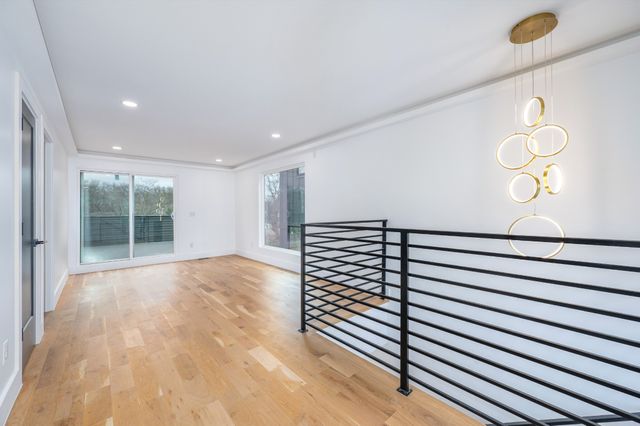 1001 Glenview Dr, Nashville, TN 37206