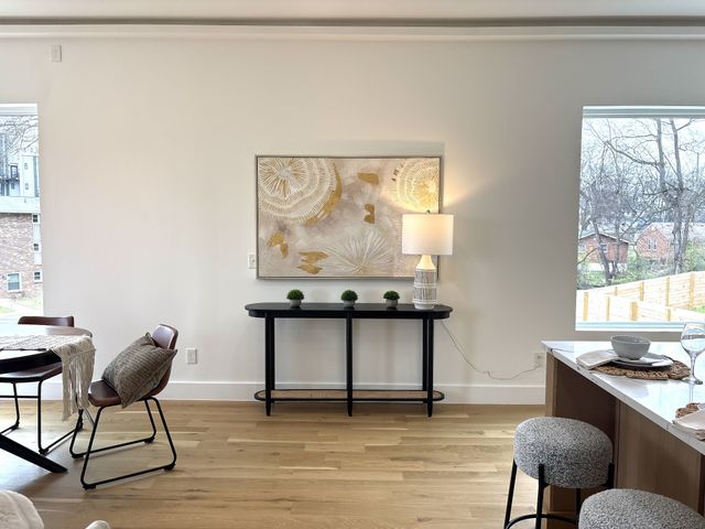 1001 Glenview Dr, Nashville, TN 37206