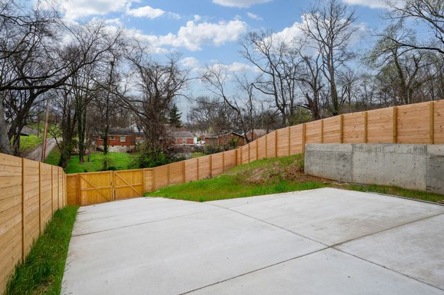 1001 Glenview Dr, Nashville, TN 37206