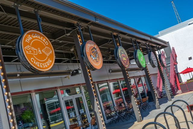 1001 Glenview Dr, Nashville, TN 37206