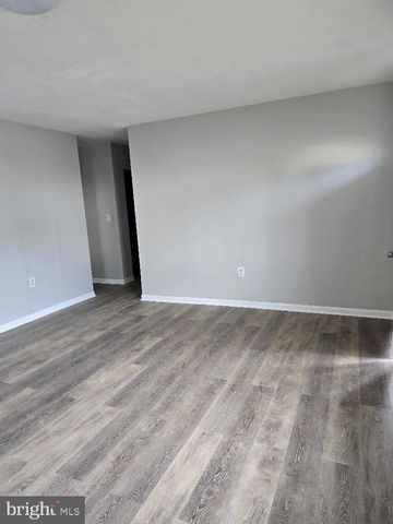 1070 LAKEWOOD DR, Harrisburg, PA 17109