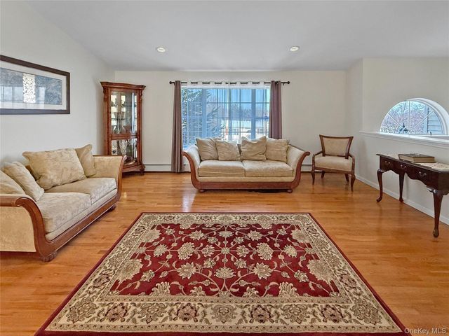 22 Sharon Drive, Middletown, NY 10941