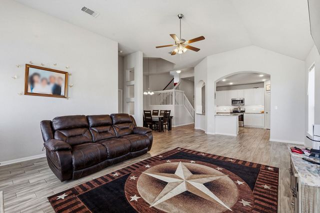 309 Baxendale ST, Hutto, TX 78634