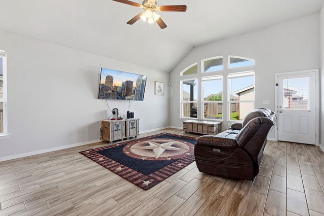 309 Baxendale ST, Hutto, TX 78634