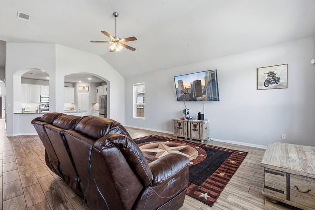 309 Baxendale ST, Hutto, TX 78634