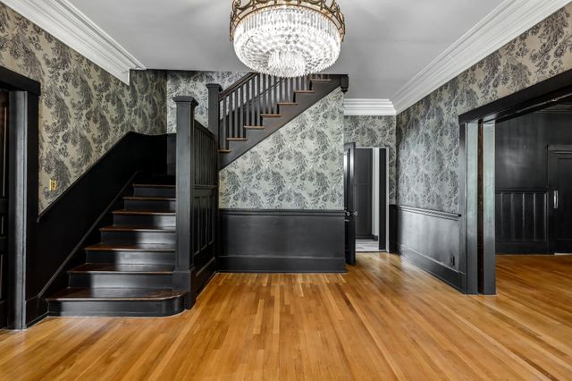 1234 E Walnut Street, Springfield, MO 65802