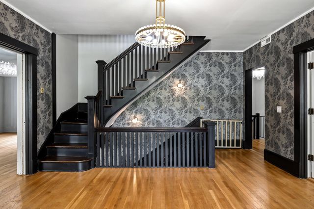 1234 E Walnut Street, Springfield, MO 65802