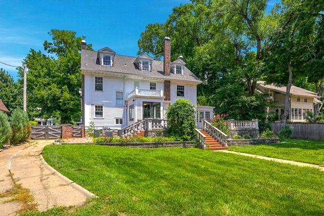 1234 E Walnut Street, Springfield, MO 65802