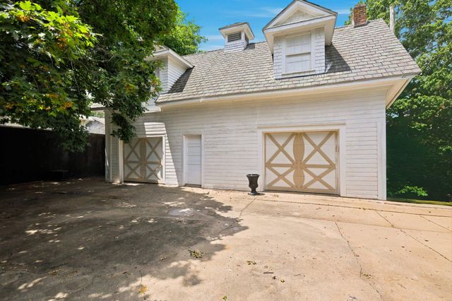 1234 E Walnut Street, Springfield, MO 65802