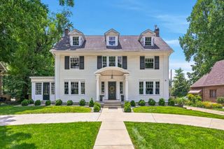 1234 E Walnut Street, Springfield, MO 65802