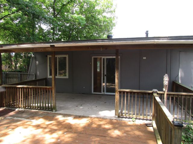 1209 E Twin Lakes Drive, Little Rock, AR 72205