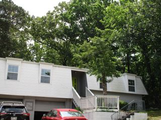 1209 E Twin Lakes Drive, Little Rock, AR 72205
