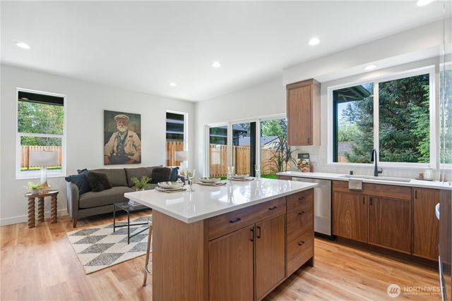2907 Cedarwood Avenue, Bellingham, WA 98225