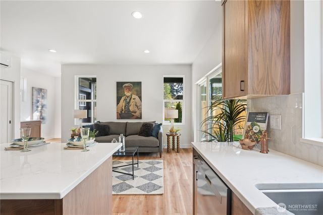2907 Cedarwood Avenue, Bellingham, WA 98225