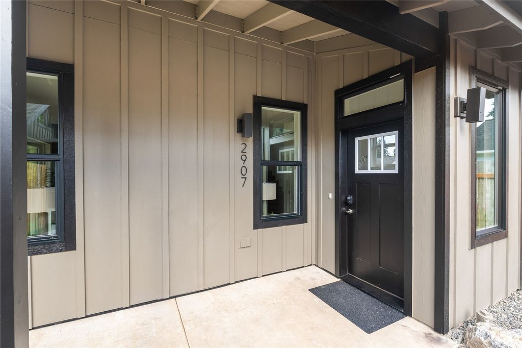 2907 Cedarwood Avenue, Bellingham, WA 98225