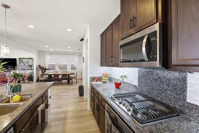 1017 Ruby Way, Gilroy, CA 95020