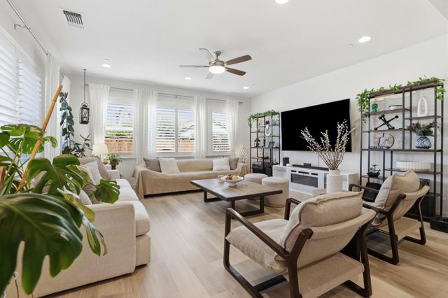 1017 Ruby Way, Gilroy, CA 95020