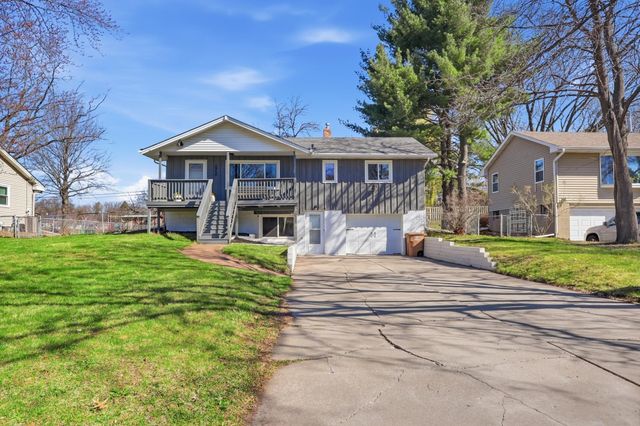 6950 35th Street N, Oakdale, MN 55128