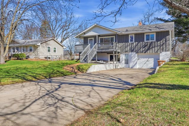 6950 35th Street N, Oakdale, MN 55128