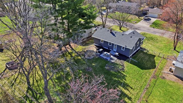 6950 35th Street N, Oakdale, MN 55128