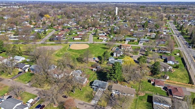 6950 35th Street N, Oakdale, MN 55128