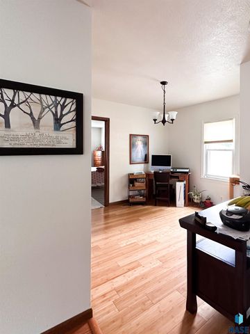 3019 N Presentation Ct, Sioux Falls, SD 57104