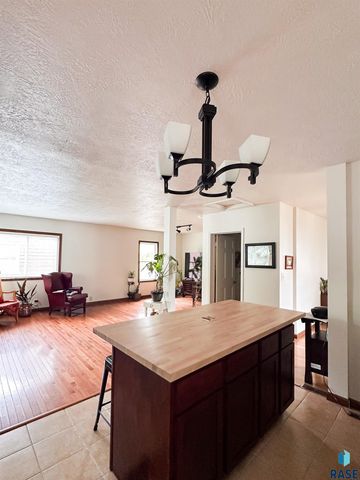 3019 N Presentation Ct, Sioux Falls, SD 57104