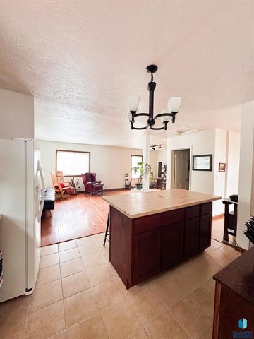 3019 N Presentation Ct, Sioux Falls, SD 57104