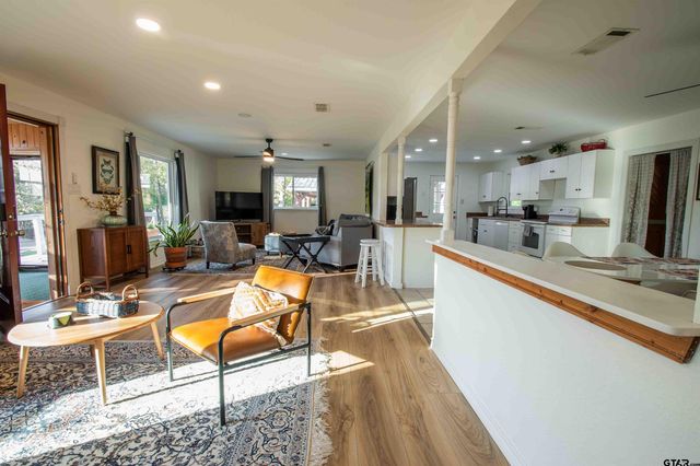 704 Callender Lake Drive, Murchison, TX 75778