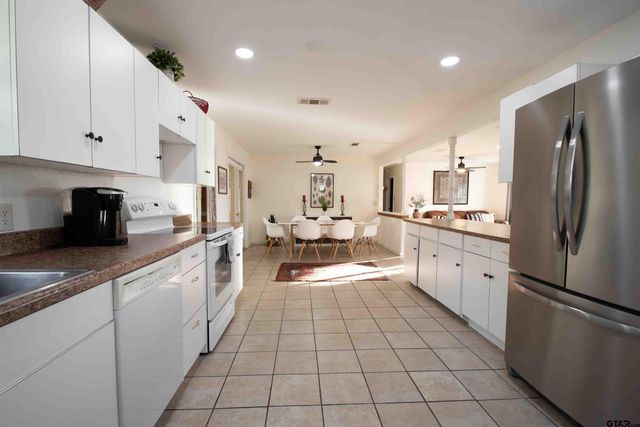 704 Callender Lake Drive, Murchison, TX 75778