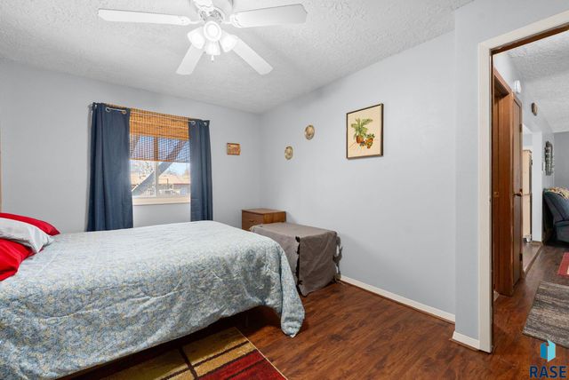 5301 S Holbrook Ave Avenue, Sioux Falls, SD 57106