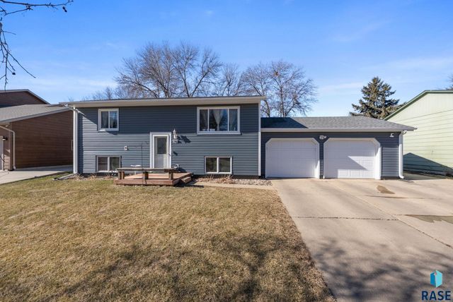 5301 S Holbrook Ave Avenue, Sioux Falls, SD 57106