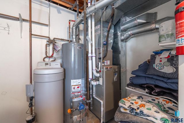 5301 S Holbrook Ave Avenue, Sioux Falls, SD 57106