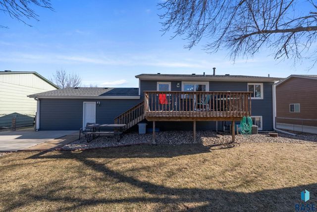 5301 S Holbrook Ave Avenue, Sioux Falls, SD 57106