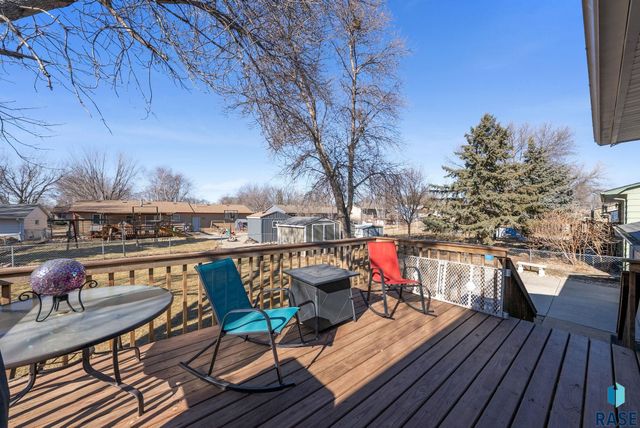 5301 S Holbrook Ave Avenue, Sioux Falls, SD 57106