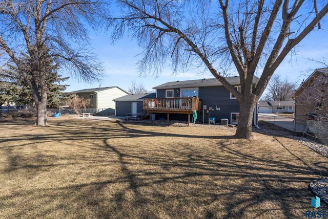 5301 S Holbrook Ave Avenue, Sioux Falls, SD 57106