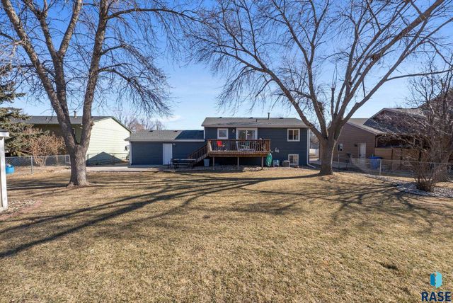 5301 S Holbrook Ave Avenue, Sioux Falls, SD 57106