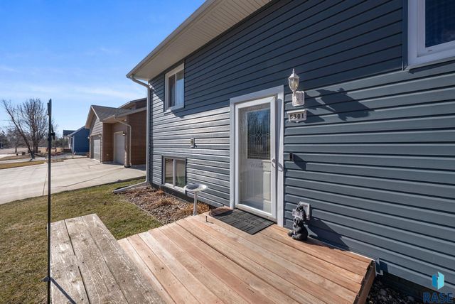 5301 S Holbrook Ave Avenue, Sioux Falls, SD 57106