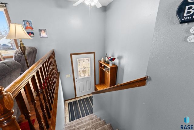 5301 S Holbrook Ave Avenue, Sioux Falls, SD 57106