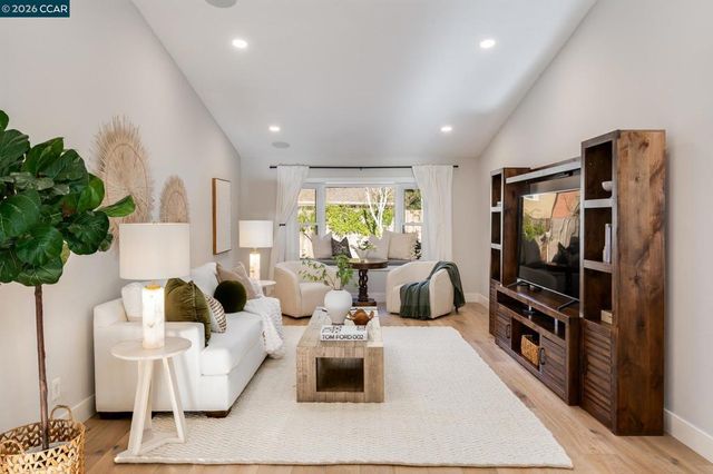 34 34 Pony Ct, San Ramon, CA 94583