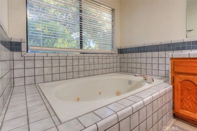 1022 Sir William Court, Chico, CA 95926