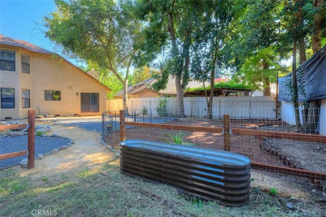 1022 Sir William Court, Chico, CA 95926