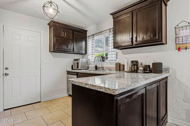 1725 Paul Moran Place, El Paso, TX 79936