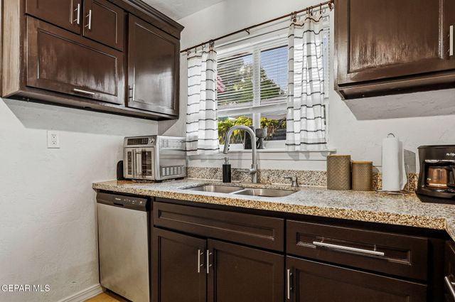 1725 Paul Moran Place, El Paso, TX 79936