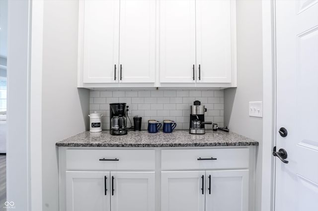 6559 Stonepoint Way, Indianapolis, IN 46237