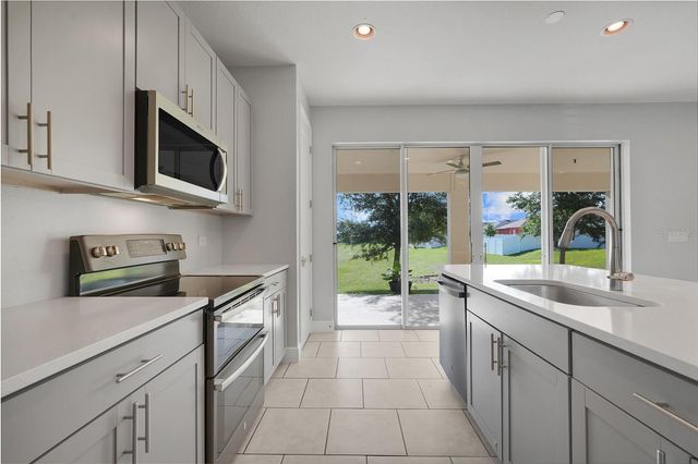 1230 STRATTON AVENUE, Groveland, FL 34736