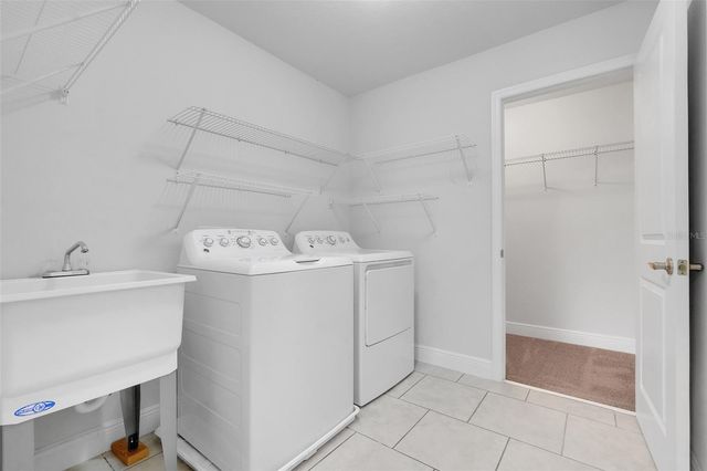 1230 STRATTON AVENUE, Groveland, FL 34736
