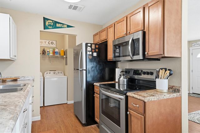 1200 N 5th Street, Waco, TX 76707